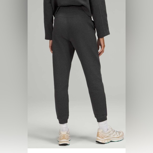 Like new Lululemon HR ribbed joggers - Picture 2 of 9